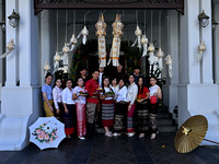 Viangbua Staff